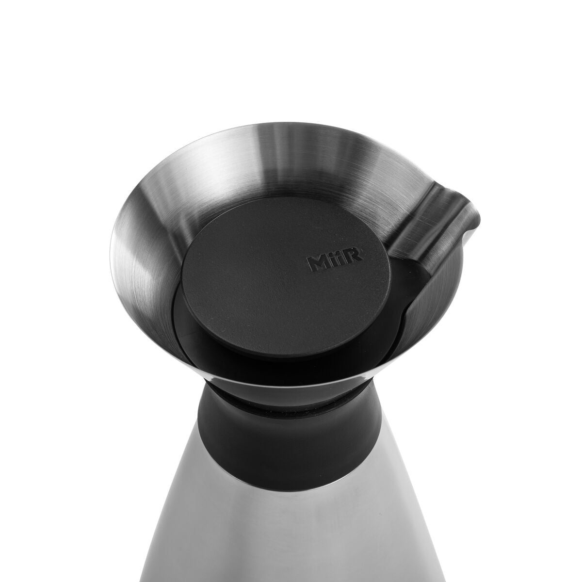 new-standard-carafe-e6 WebPDP-PolishedStainlessCarafe_33oz_SS_StudioX207182024_45degree__CAR1SVOS005.jpg